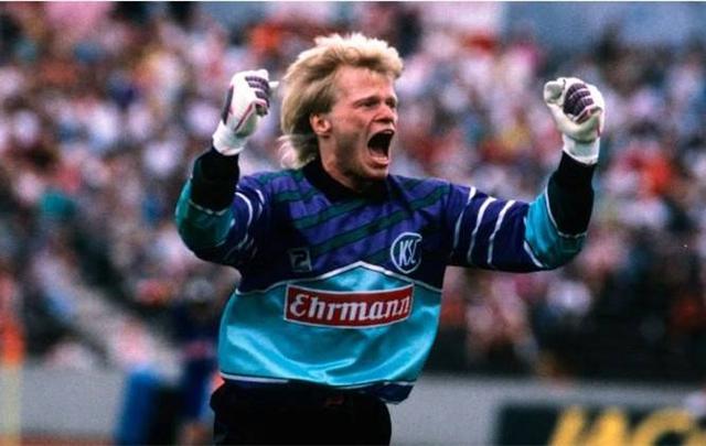 都充满了悬 都充满了悬